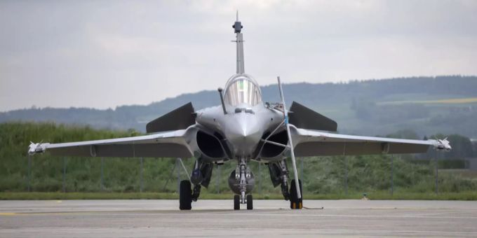 Die Schweizer Luftwaffe ist im Einsatz. (Symbolbild) schweizer luftwaffe