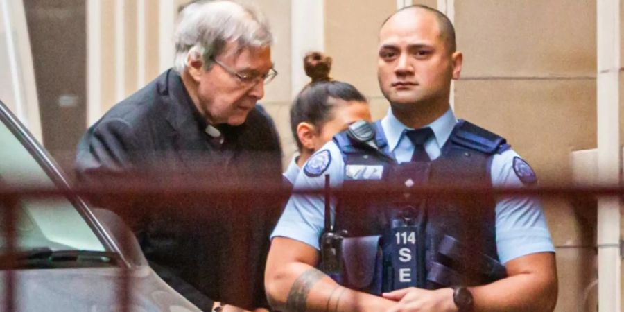 Kardinal George Pell auf dem Weg zum Gericht
