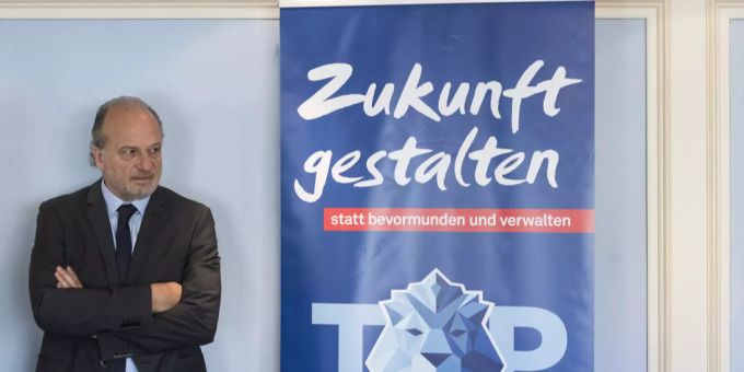 Der ehemalige Nationalrat Filippo Leutenegger (FDP) setzt sich mit dem Thema in die Nesseln. Leutenegger Filippo schulvorsteher