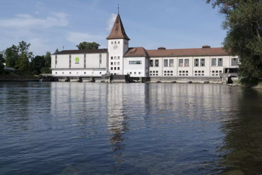 Das ENIWA-Wasserkraftwerk an der Aare in Aarau.