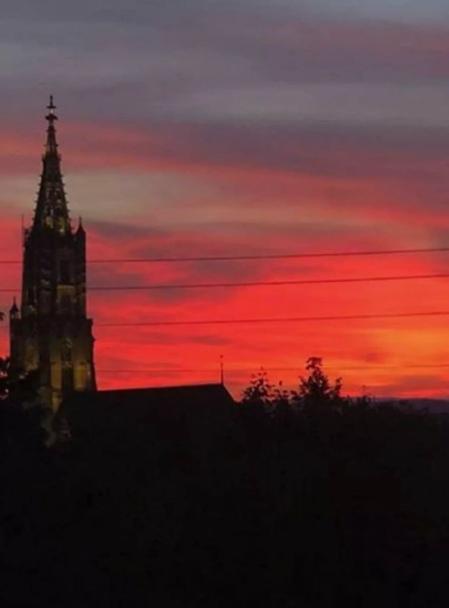 Das Abendrot über der Stadt Bern.