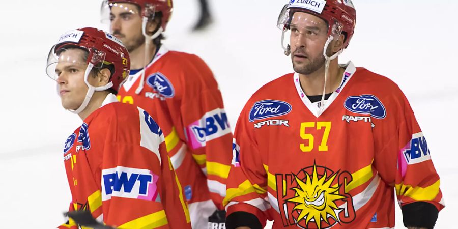 Aufsteiger Sierre mit dem langjährigen Servette-Verteidiger Goran Bezina (rechts) ist nach drei Spielen in der Swiss League Tabellenzweiter