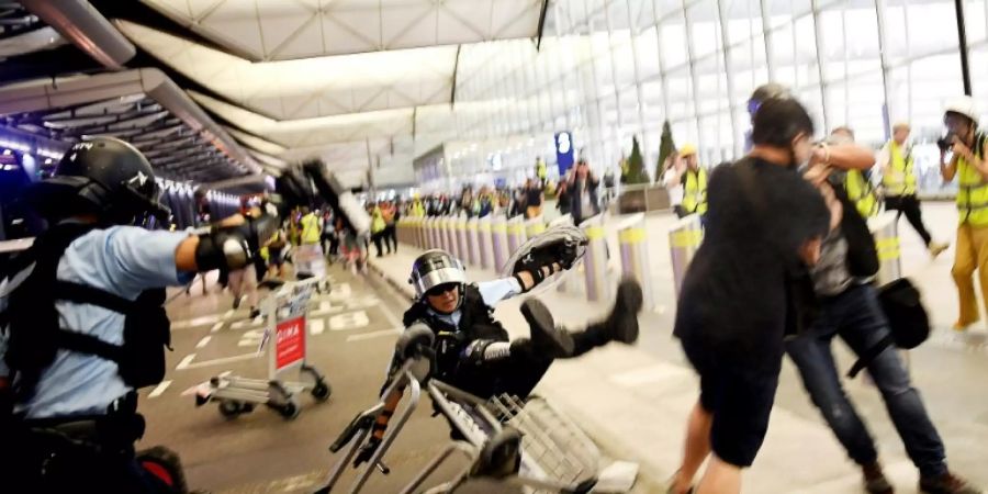 Proteste am Hongkonger Flughafen