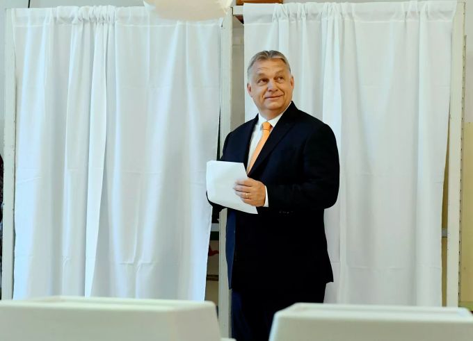Viktor Orban, Ministerpräsident von Ungarn, bei der Stimmabgabe zur Europawahl. Europawahl - Ungarn