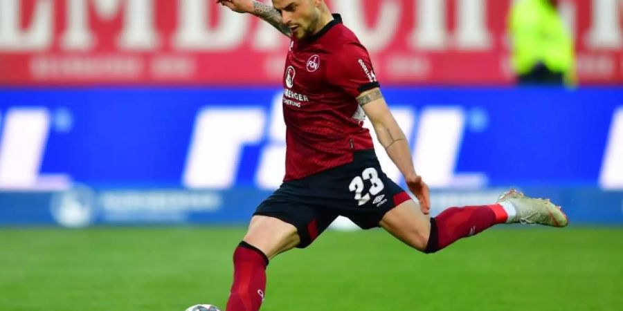 Der FC Nürnberg bestätigt: Tim Leibold wechselt zum Ligakonkurrenten Hamburger SV. Foto: Matthias Merz
