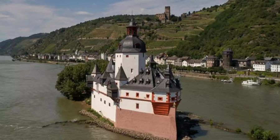 Fünf Jahre hat die Sanierung der historischen Burg Pfalzgrafenstein gedauert und 400.000 Euro gekostet. Foto: Thomas Frey/dpa