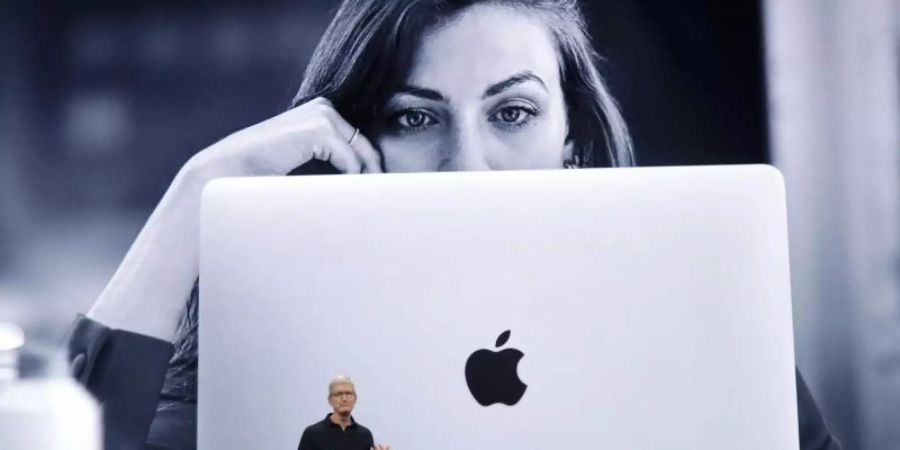 Apple-CEO Tim Cook Anfang Juni auf der Apple-Entwicklerkonferenz WWDC. Foto: Jeff Chiu/AP