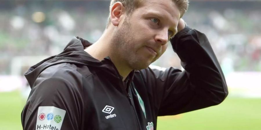 Werder-Trainier Florian Kohfeldt lässt sich bei seiner Aufstellung nicht in die Karten schauen. Foto: Carmen Jaspersen