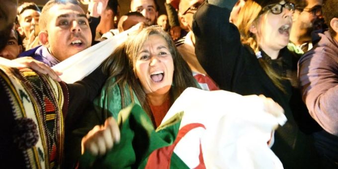 Algerien feiert das Ende der Ära Bouteflika Algerien feiert das Ende der Ära Bouteflika
