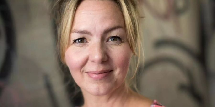 Die Schriftstellerin Simone Buchholz ist der Meinung, dass gesellschaftliche Missstände sich in Krimis besonders gut aufzeigen lassen. Foto: Christian Charisius