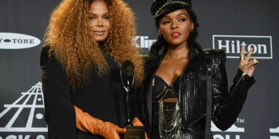 Popstar Janet Jackson (l.) am Freitag in New York