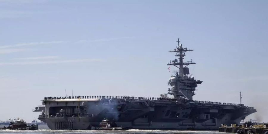 Der Flugzeugträger USS Abraham Lincoln in der Naval Station Norfolk. Foto: Kaitlin Mckeown/The Virginian-Pilot/AP