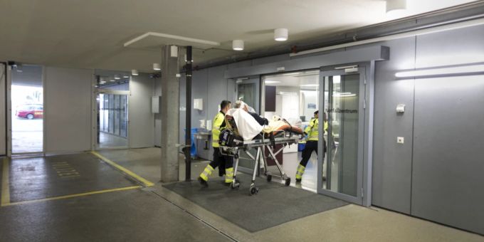 Gewalttätige Patienten erscheinen oft in alkoholisiertem Zustand in der Notaufnahme. (Symbolbild) Spital