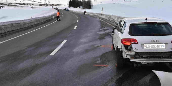 Bivio GR: Verkehrsunfall fordert eine verletzte Person. Bivio GR