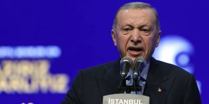 Die Berichte über die Ermittlungen kommen nur wenige Stunden nach einer scharfen Ansprache des türkischen Präsidenten Recep Tayyip Erdogan gegen den Verband. (Archivbild) Recep Tayyip Erdogan Türkei
