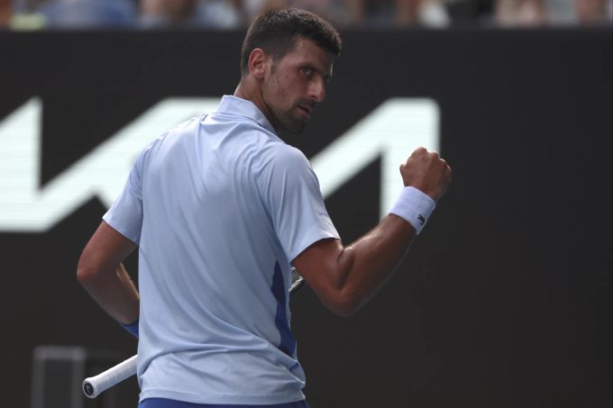 Novak Djokovic ballt an den Australian Open die Faust. Djokovic
