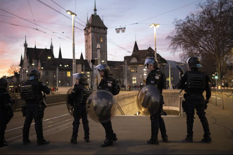 Anti-Chaoten-Initiative Polizisten