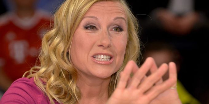 Andrea Kiewel bei einer TV-Aufnahme. andrea kiewel fernsehgarten russisch