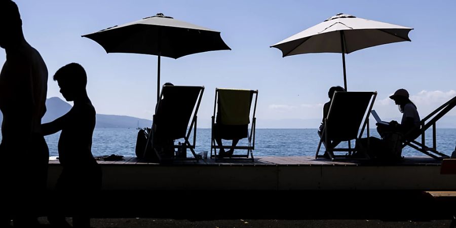 Erstmals in diesem Jahr steigen die Temperaturen im Zuge der Hitzewelle an mehreren Orten in der Schweiz auf über 37 Grad Celsius. (Symbolbild)