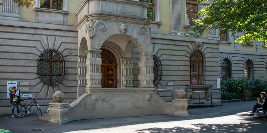 Die Gemeindeverwaltung, das Stadthaus und das Steueramt der Stadt Luzern.