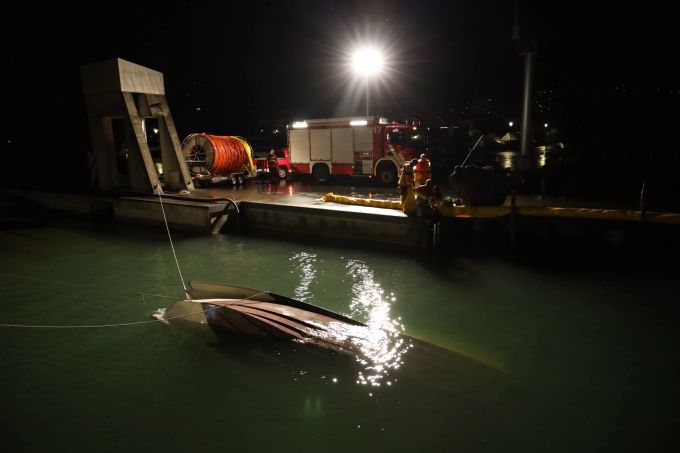 Das Wetter liess auch im Kanton Zug ein Boot sinken. Wetter