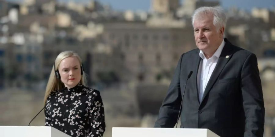 Seehofer bei dem Treffen in Malta