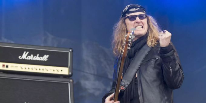 Chris von Rohr ist nicht nur Rocker, sondern auch erfolgreicher Schriftsteller. chris von rohr