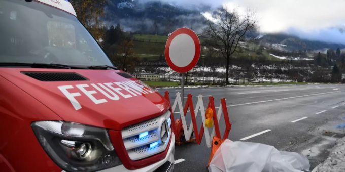 Die Feuerwehr musste wegen einem Hausbrand in Scherz AG ausrücken. (Symbolbild) feuerwehr