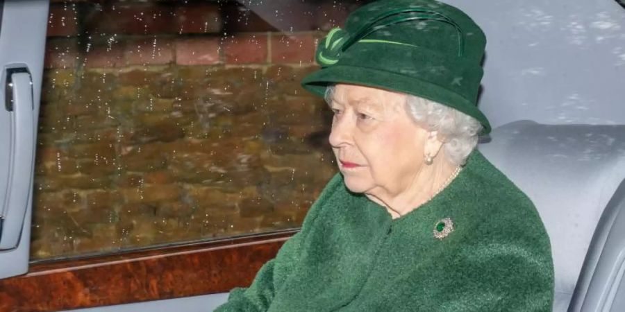Die Königin von Grossbritannien hat wieder viele Menschen für ihr gesellschaftliches Engagement geehrt. Foto: Joe Giddens/PA Wire/dpa