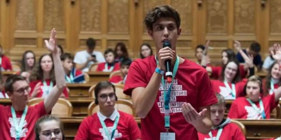 Die Jugendlichen haben ihre Forderungen und Ideen aus der Klimabewegung und dem Frauenstreik ins Bundeshaus gebracht.