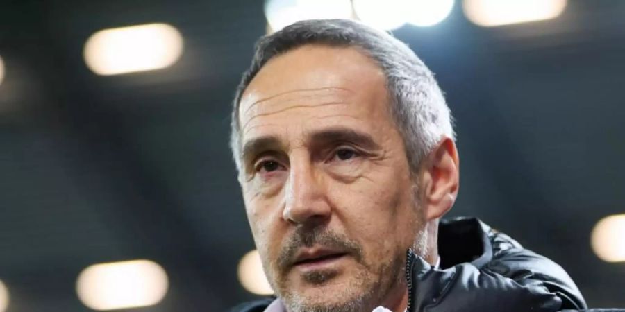 Muss Eintracht Frankfurt wieder auf Kurs bringen: Trainer Adi Hütter. Foto: Friso Gentsch/dpa