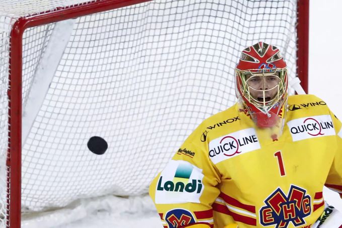 Biels Torhueter Jonas Hiller zeigte eine gute Leistung. EISHOCKEY, NATIONAL LEAGUE, MEISTERSCHAFT, QUALIFIKATION, SAISON 2019/20, SCL TIGERS, SCL, LANGNAU, EHC BIEL, BIEL, EHCB