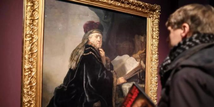 "Der Gelehrte im Studierzimmer" von Rembrandt im Wallraf-Richartz-Museum. Foto: Oliver Berg/dpa "Der Gelehrte im Studierzimmer" von Rembrandt im Wallraf-Richartz-Museum. Foto: Oliver Berg/dpa