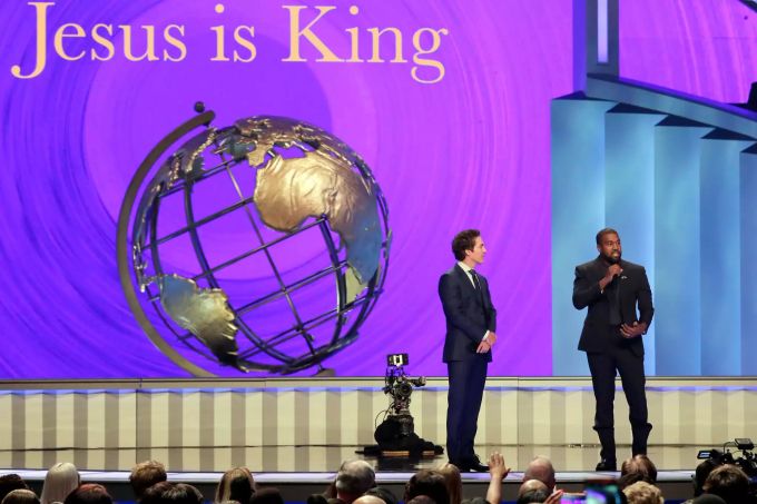 Die Gottesdienste hätten sein Leben gerettet, sagte Kanye West. (Archivbild) kanye west