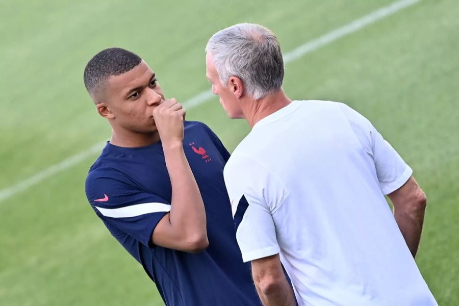 Greift Trainer Didier Deschamps bei Kylian Mbappé nicht genügend durch?