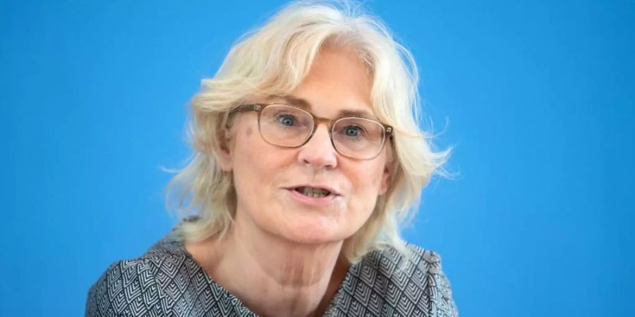 Möchte durch eine Kronzeugenreglung Insider ermutigen, Doping offenzulegen: Christine Lambrecht. Foto: Bernd von Jutrczenka/dpa