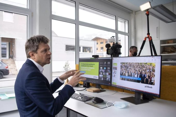 GLP-Präsident Jürg Grossen an der digitalen Delegiertenversammlung der Grünliberalen, 6. Februar 2021. Die Delegierten sagten an einer späteren Versammlung klar Nein zum Anti-Terror-Gesetz. GLP DV Jürg Grossen