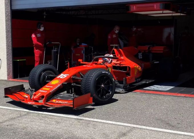 Erst Ende Mai testete Ferrari für Pirelli auf dem Circuit Paul Ricard in Le Castellet die neuen Formel-1-Reifen für 2022. Ferrari Charles Leclerc Pirelli