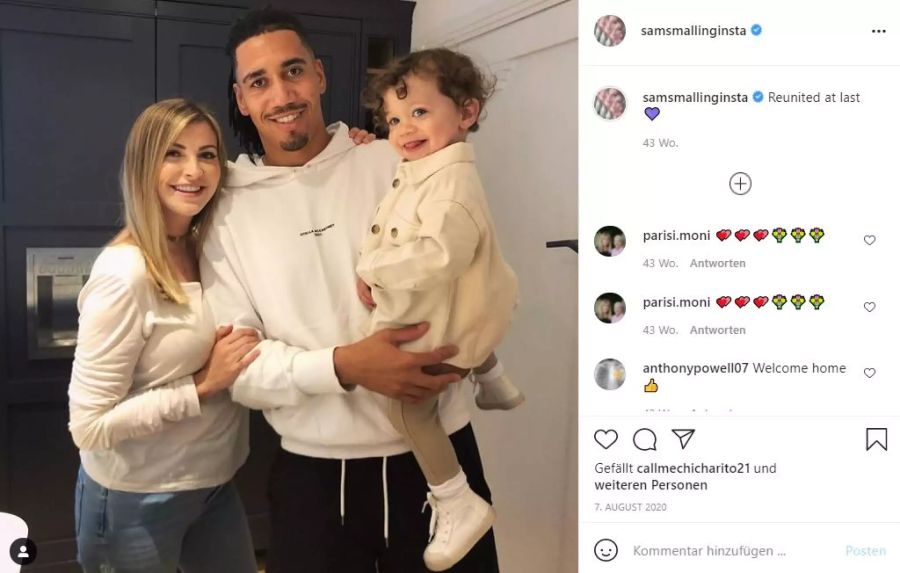 Chris Smalling ist seit 2017 mit Sam verheiratet. Zusammen hat das Paar einen Sohn.