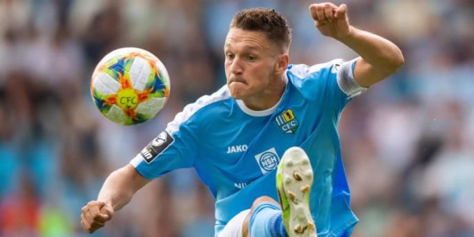 Zieht gegen seinen Ex-Club vor Gericht: Ex-CFC-Kapitän Daniel Frahn. Foto: Robert Michael Zieht gegen seinen Ex-Club vor Gericht: Ex-CFC-Kapitän Daniel Frahn. Foto: Robert Michael
