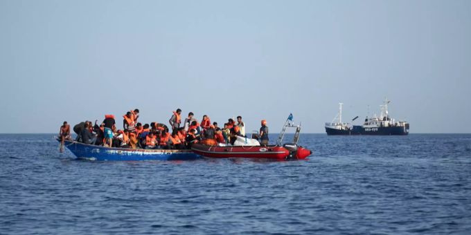 Flüchtlinge auf dem Mittelmeer. Flüchtlinge