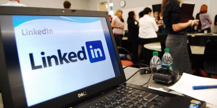 LinkedIn fürt Bewerbungsgespräche inzwischen nur noch online durch.