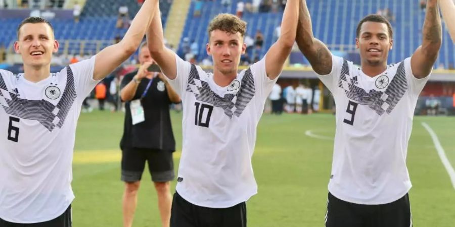 Luca Waldschmidt (M) führt mit sieben Treffern die EM-Torschützenliste an. Foto: Cezaro De Luca