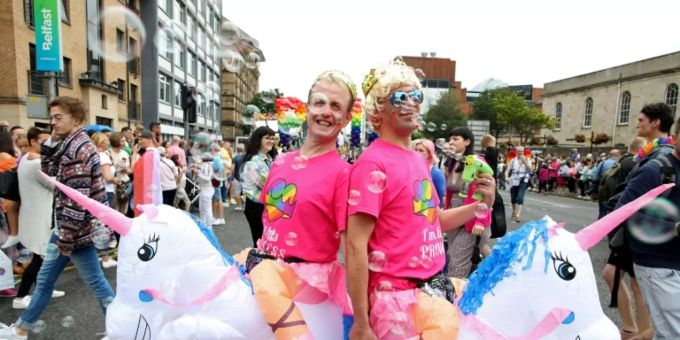 Belfast - Tausende feiern bei Gay-Pride-Parade in Belfast