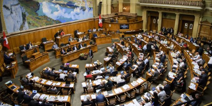 Der Ständerat reduzierte den Überschuss auf 313 Millionen Franken, mit Aufstockungen namentlich bei Bildung und Forschung. Ständerat Budget