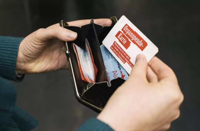 So sieht die Organspende-Karte von Swisstransplant aus, der Schweizerischen Nationalen Stiftung für Organspenden und Transplantationen. organspenden
