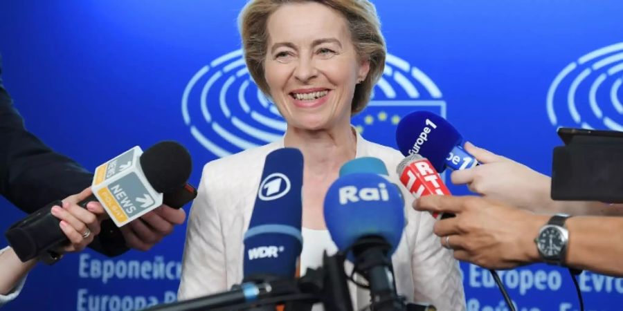 Ursula von der Leyen ist für erste Gespräche nach Brüssel gereist.