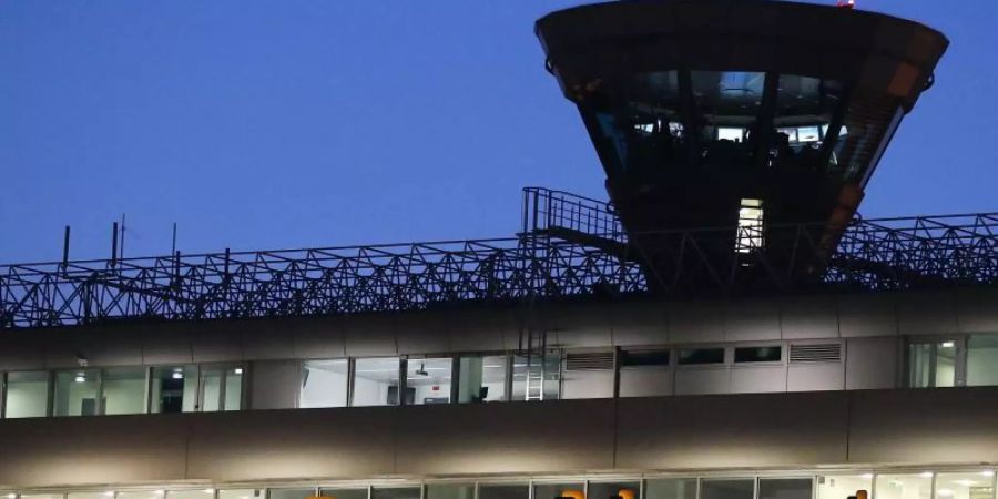 Der Flughafen Köln-Bonn. Allein im vergangenen Jahr hat die Zweiteilung der Regierung mehr als acht Millionen Euro gekostet. Foto: Oliver Berg