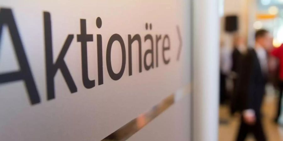 Die Rechte von Aktionären sind nach Einschätzung von Vertretern der Anteilseigner bei den Online-Hauptversammlungen stark eingeschränkt. Foto: picture alliance / dpa