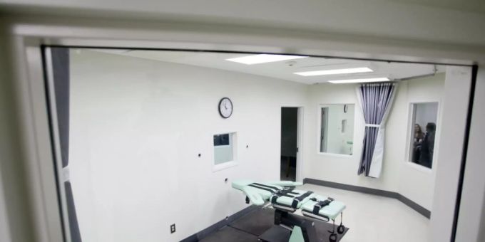 ARCHIV - Blick in die Hinrichtungskammer des San Quentin Gefängnis, in der mit Injektion Urteile vollstreckt werden. (Symbolbild) hinrichtung